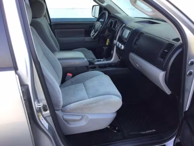 2015 Toyota Sequoia - 5TDBY5G19FS121421 - Image #22