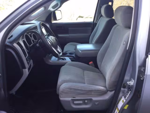 2015 Toyota Sequoia - 5TDBY5G19FS121421 - Image #5