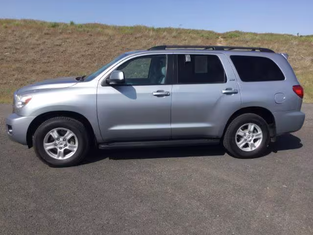 2015 Toyota Sequoia - 5TDBY5G19FS121421 - Image #1